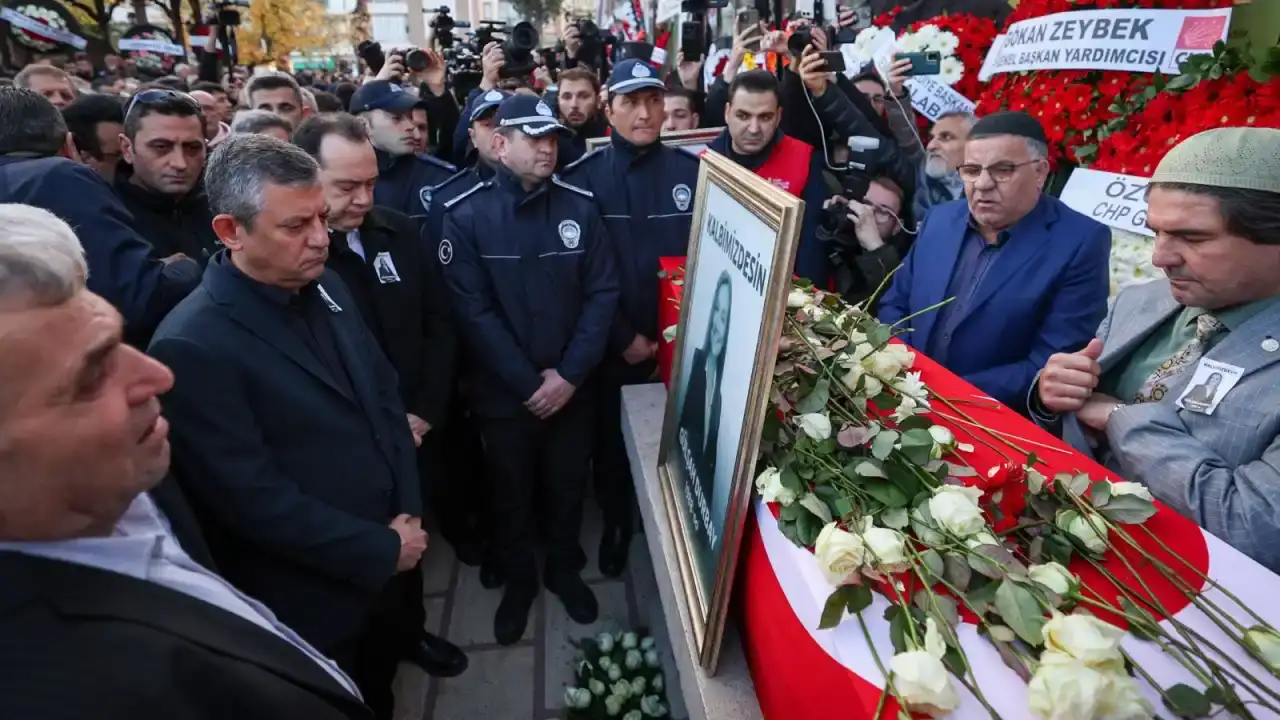 Gülşah Durbay’a Son Görev: Cenazeden Yürek Burkan Görüntüler 2